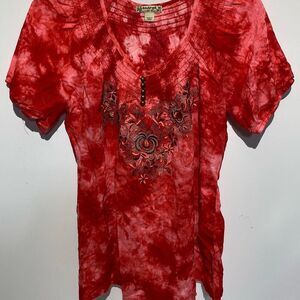 Energe World Wear Women's Red Tie-Dye Embroidered Short Sleeve Blouse Medium